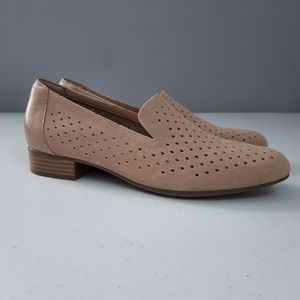 Clarks Juliet Hayes Tan Perforated Suede Leather Loafers size 8.5
